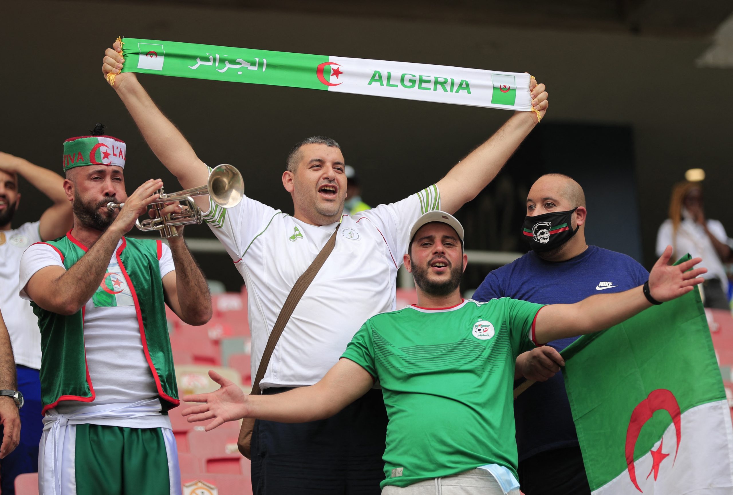 سبب انسحاب الجزائر من الترشح لاستضافة كأس أفريقيا 2025 و2027 (رويترز)