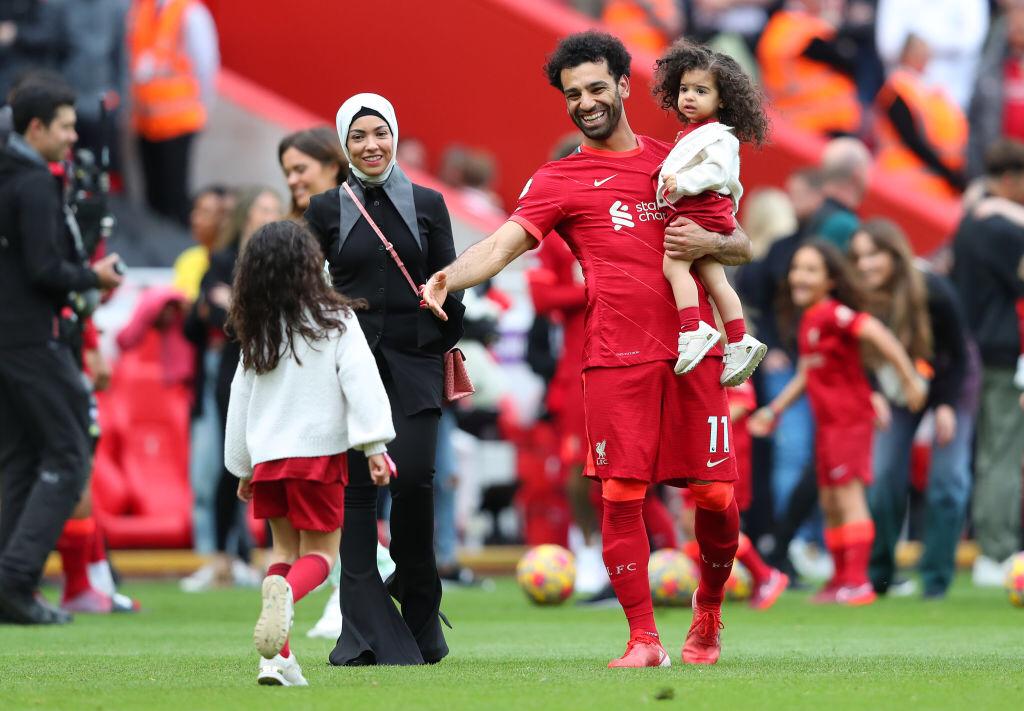 زوجة محمد صلاح ترافقه في ملعب أنفيلد / gettyimages