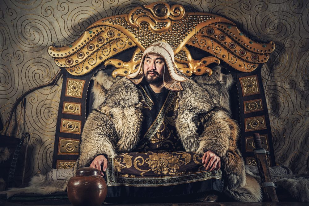 كدّس جماجمهم فوق بعضها على شكل أهرام.. هل قتل جنكيز خان 1,748,000 شخص في ساعةٍ واحدة حقاً؟