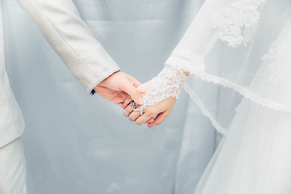 الحب الذي يقود نهايةً إلى علاقة جادة بحجم الزواج - تعبيرية )رأي الكاتب)/ shutterstock