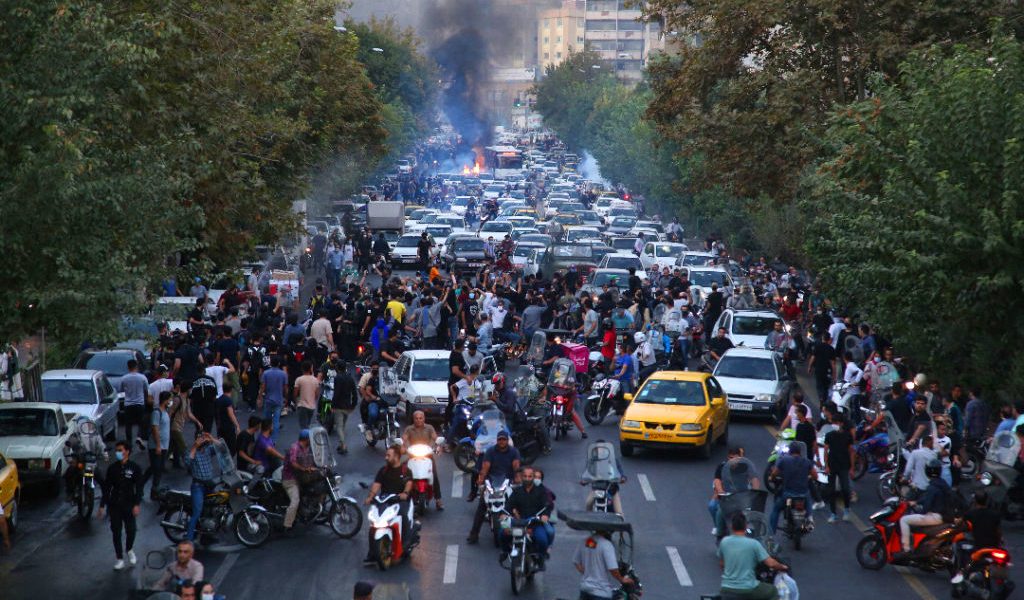 إيران
