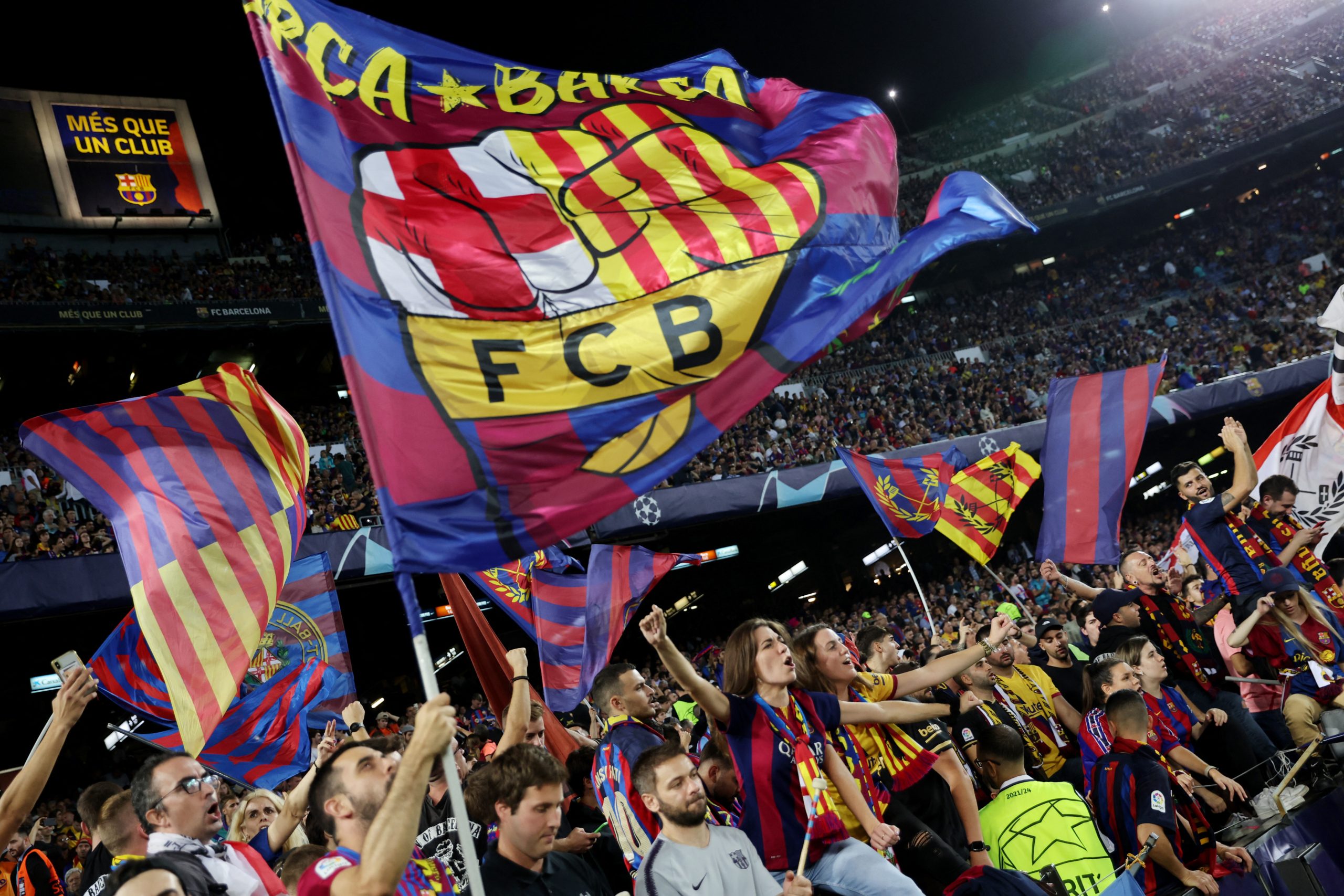يويفا يبدأ التحقيق مع برشلونة في قضية نيغريرا (رويترز)