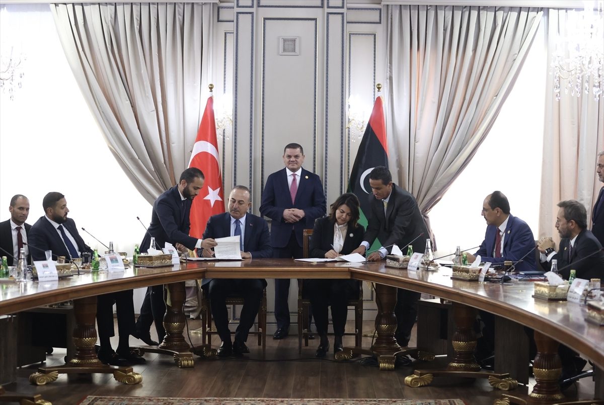 “لا يحق لدول أخرى التدخل في الاتفاقية”.. تركيا وليبيا توقعان مذكرة تفاهم للتنقيب عن النفط والغاز