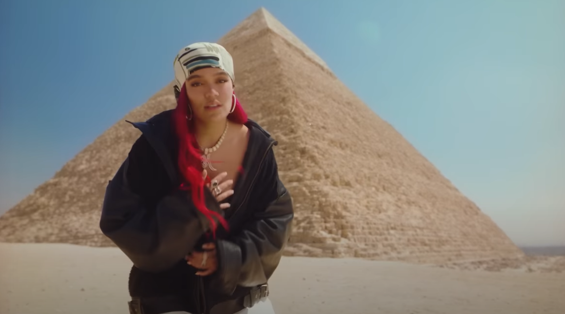 مغنية كولومبية