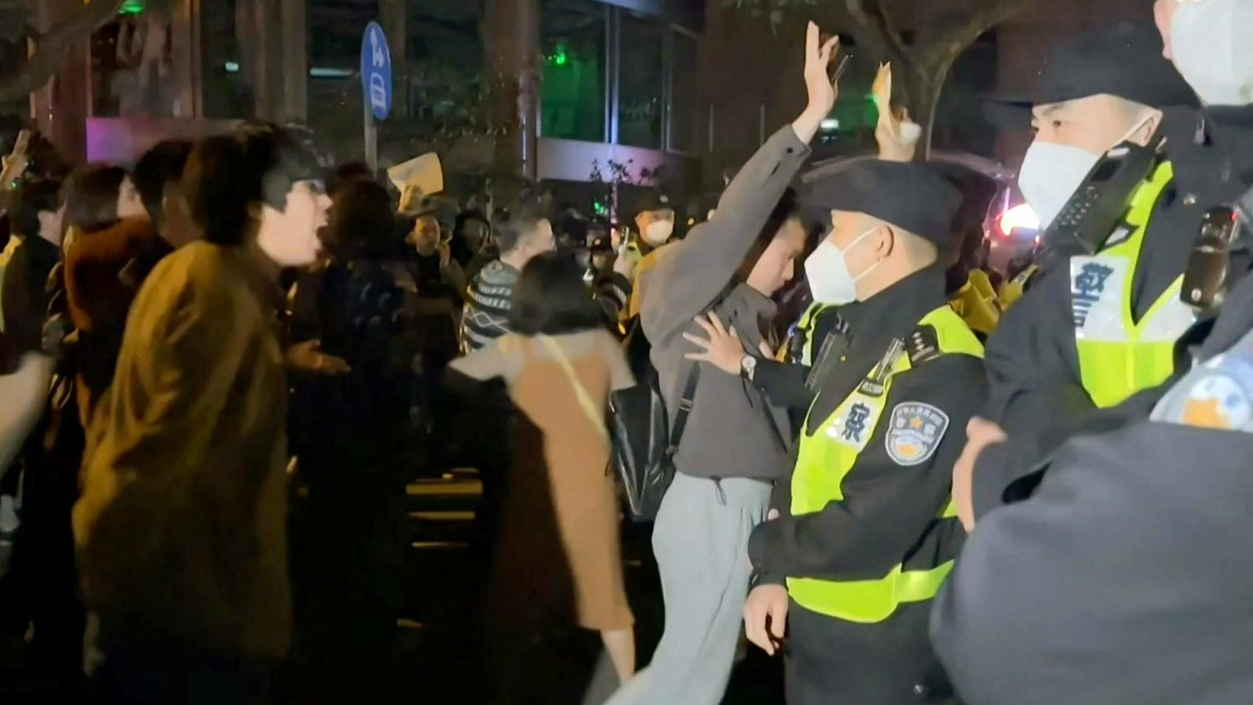 الاحتجاجات في الصين سلاح كهرومغناطيسي كورونا