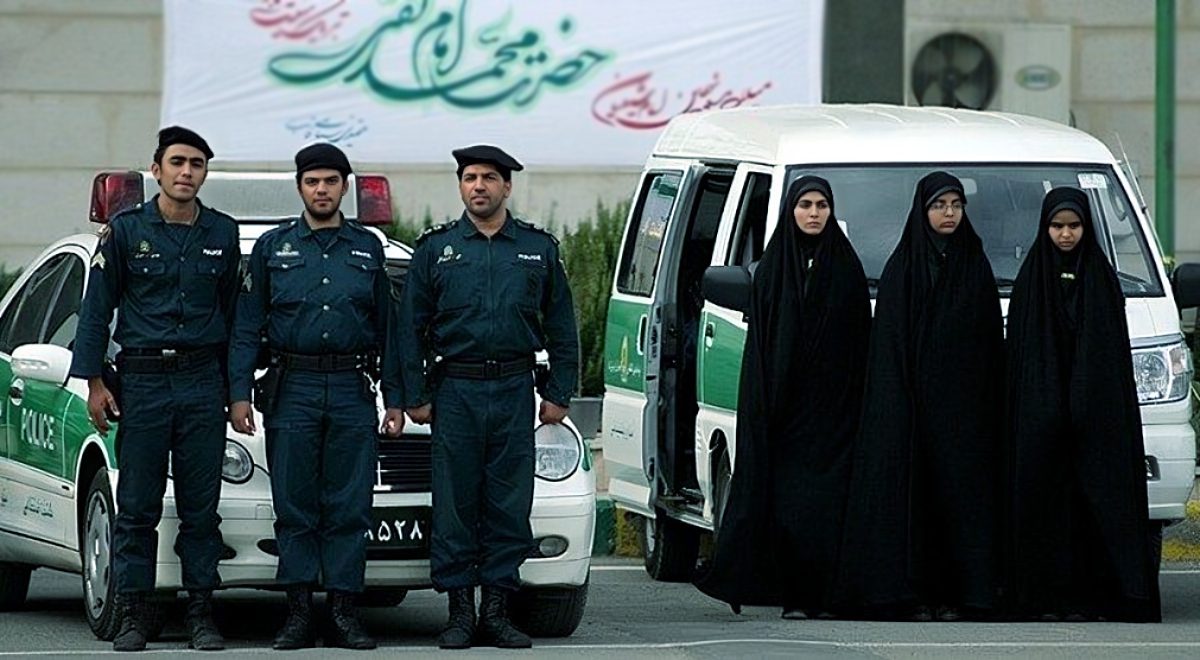 المجتمع في مواجهة السلطة.. هل نجحت سياسة “الضغط القصوى” الأمريكية في ضرب النظام الإيراني؟