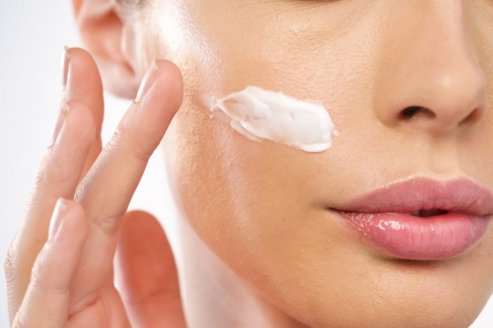 يضاهي عمليات التجميل لشد ترهلات الوجه.. فوائد كريم اللبان الذكر للبشرة وطريقة تحضيره في المنزل