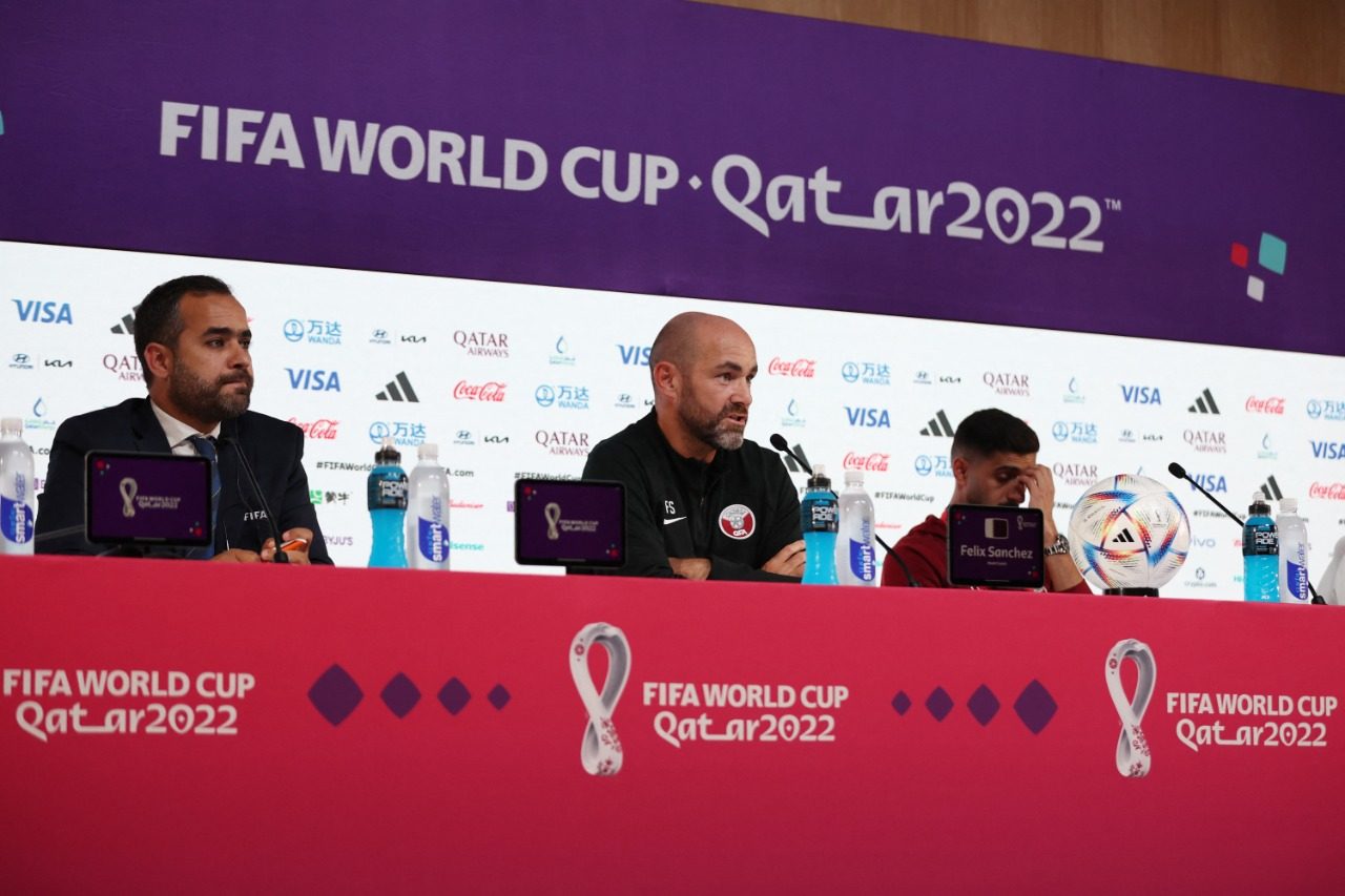 رويترز/ مدرب منتخب قطر ينفي رشوة الإكوادور
