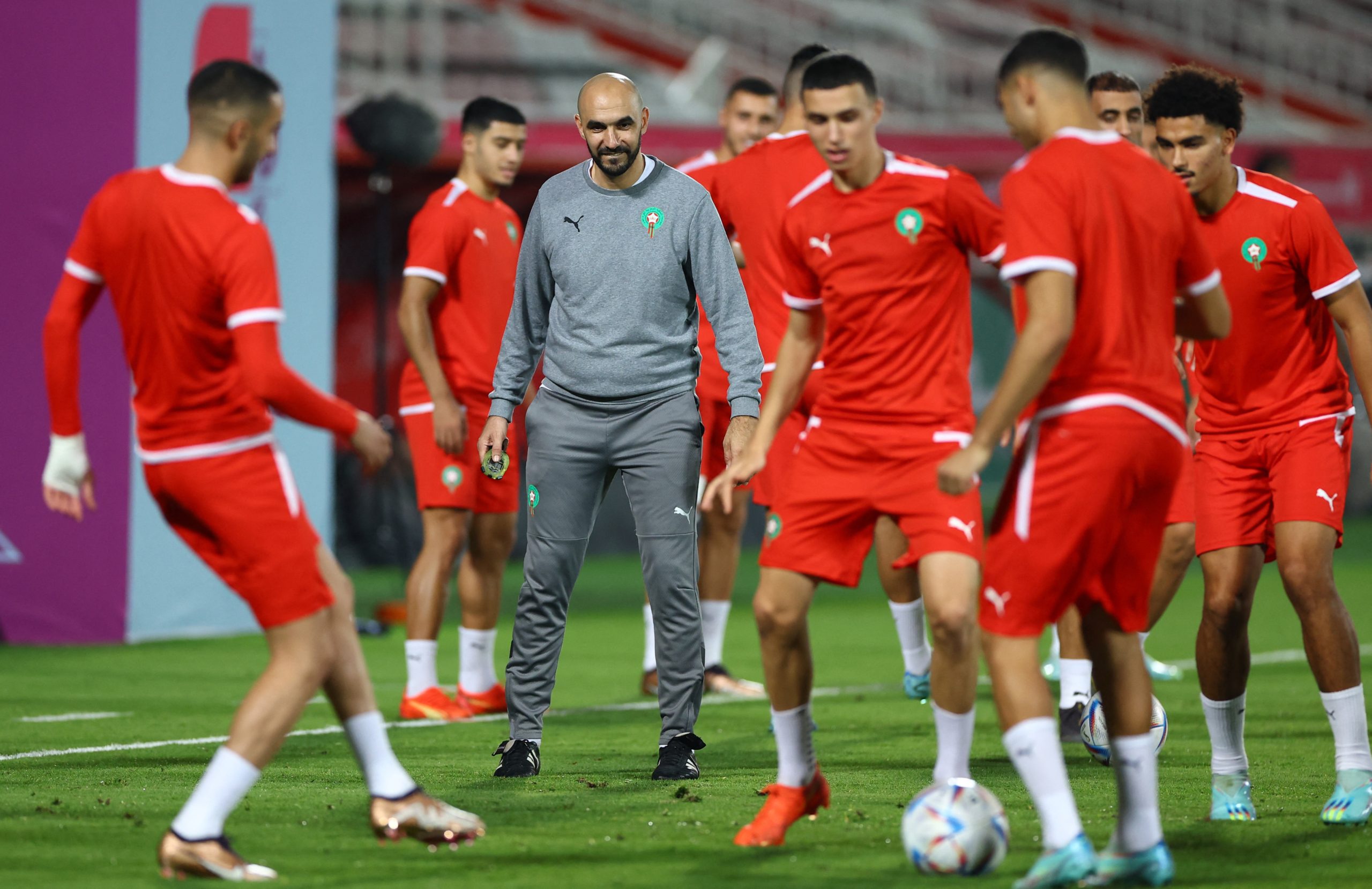 أمين حارث يظهر في معسكر منتخب المغرب قبل مباراة فرنسا (رويترز)