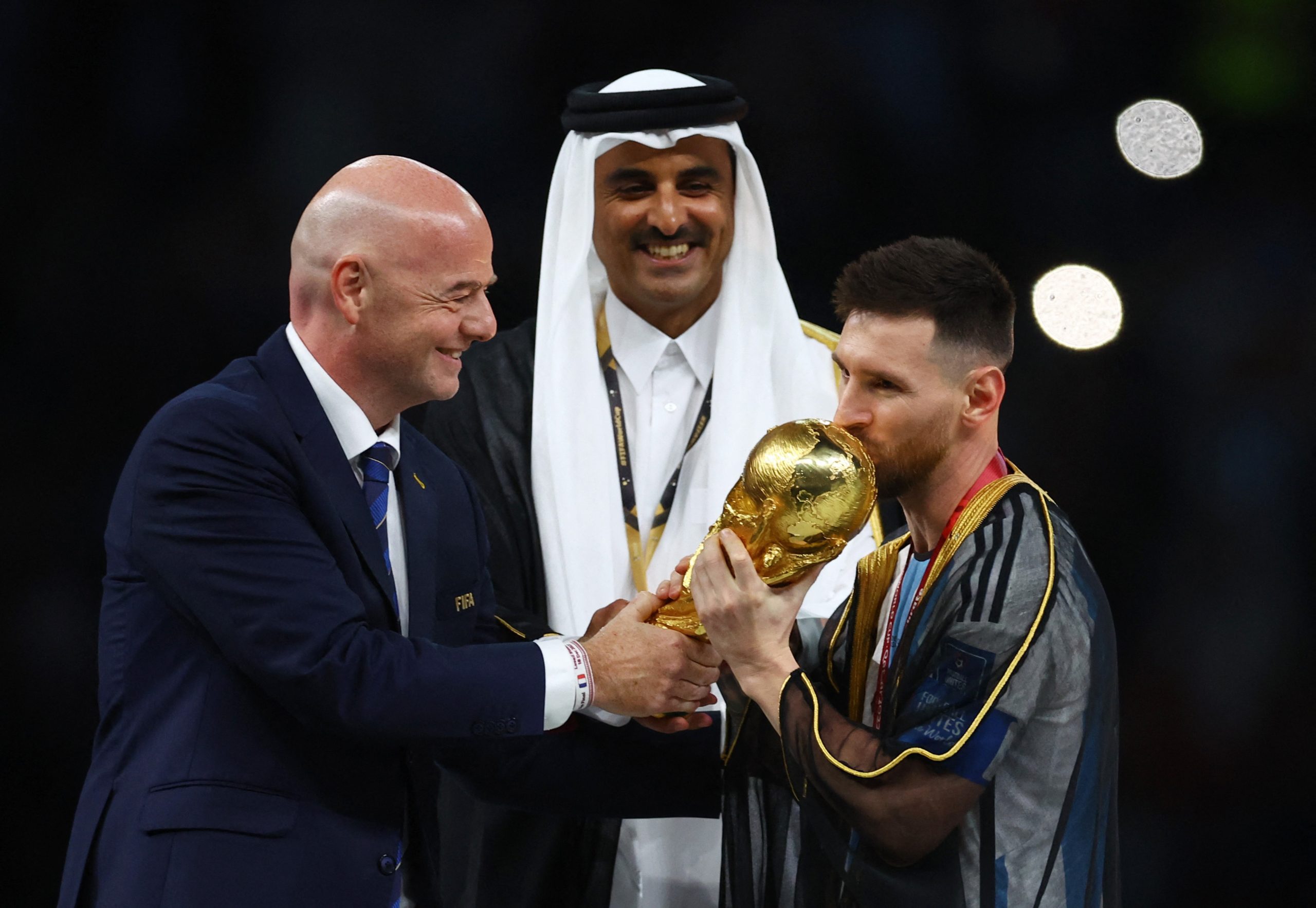 إنفانتينو اعتبر مباراة الأرجنتين وفرنسا أجمل نهائي في تاريخ كأس العالم (رويترز)