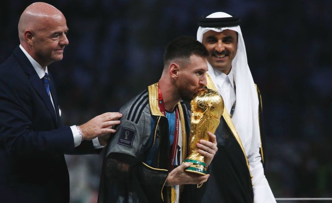 ميسي البشت
