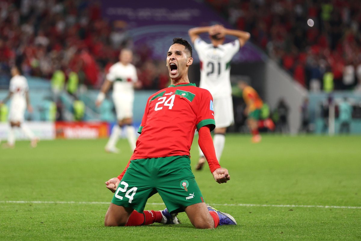 بدر بانون يذرف الدموع عقب مباراة المغرب وكرواتيا.. استذكر ظروفاً شخصية صعبة، وهذا ما قاله (فيديو)