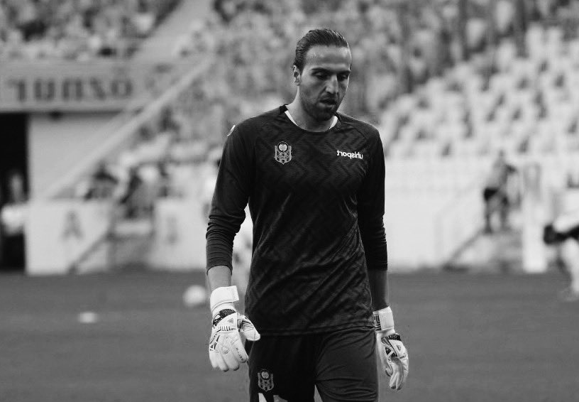 وفاة لاعب تركي انهار منزله بسبب الزلزال (مواقع التواصل)
