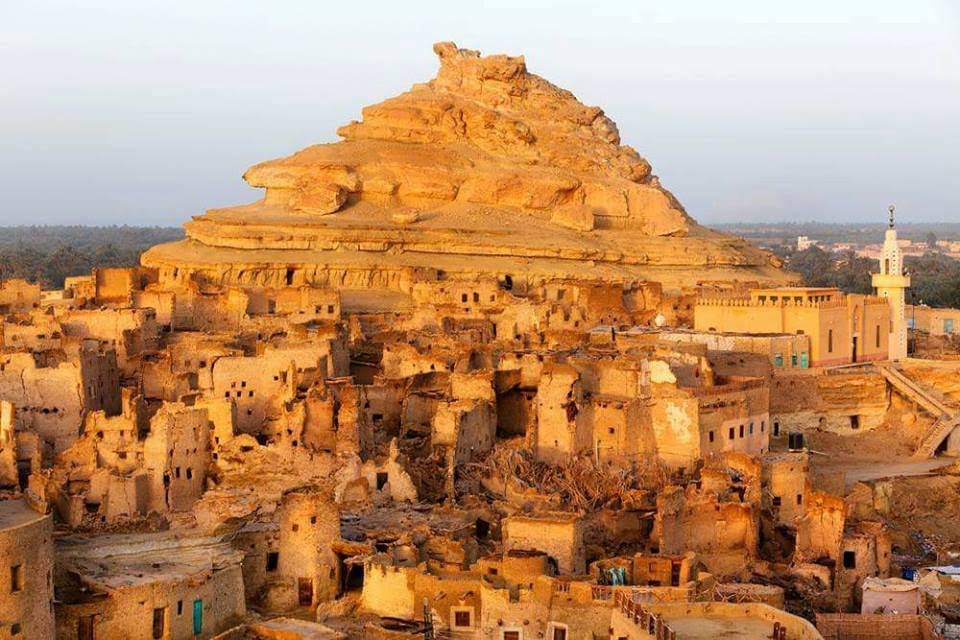 عوالم سحرية من “الملح والطين”.. بيوت “بيئية” لاستقبال زوار الواحات في مصر