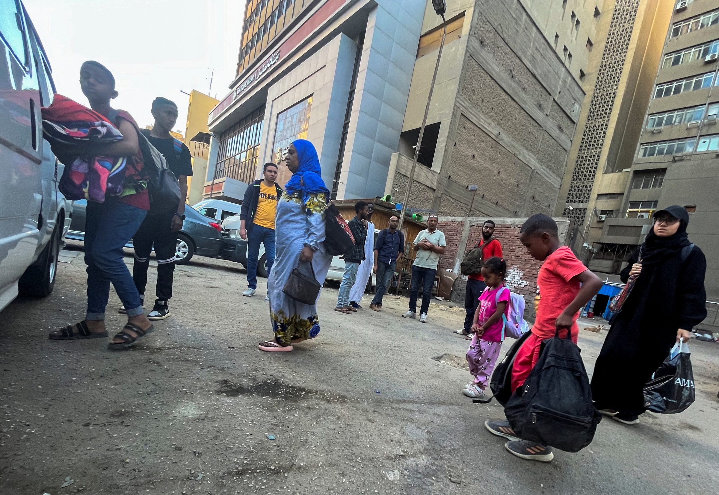 الاشتباكات في السودان أعداد اللاجئين في مصر قانون لجوء الأجانب