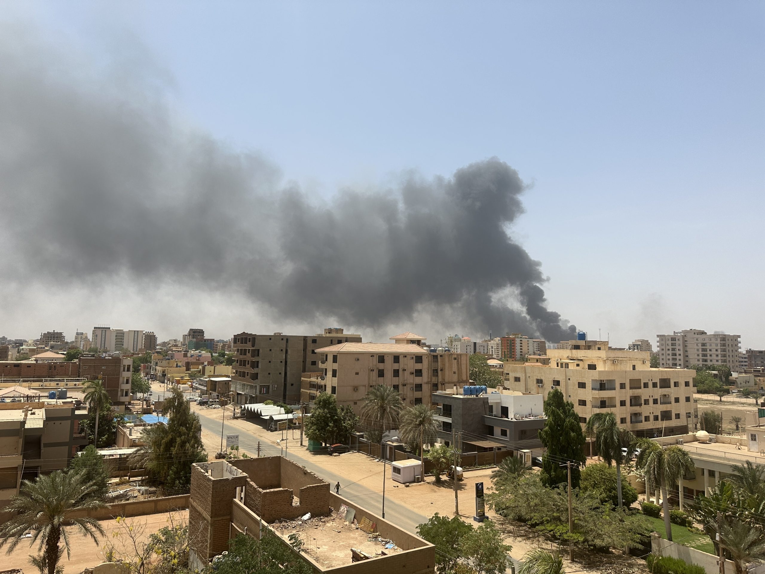 وزراء خارجية السعودية والإمارات وأمريكا يناقشون أزمة السودان بمكالمة هاتفية.. ومطالب بفتح مسار آمن للجرحى