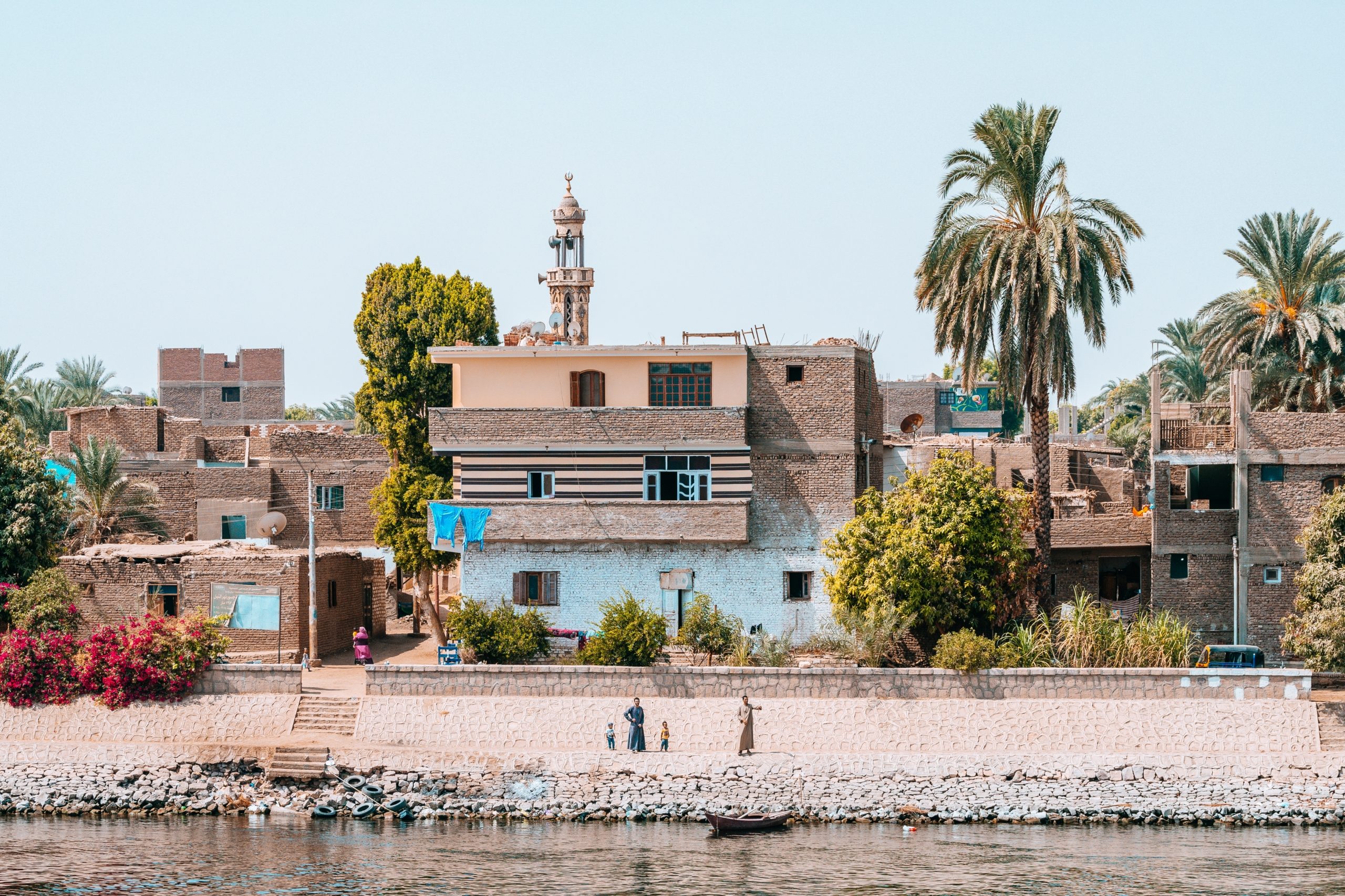 تشديد الرقابة على العمد والمشايخ في مصر