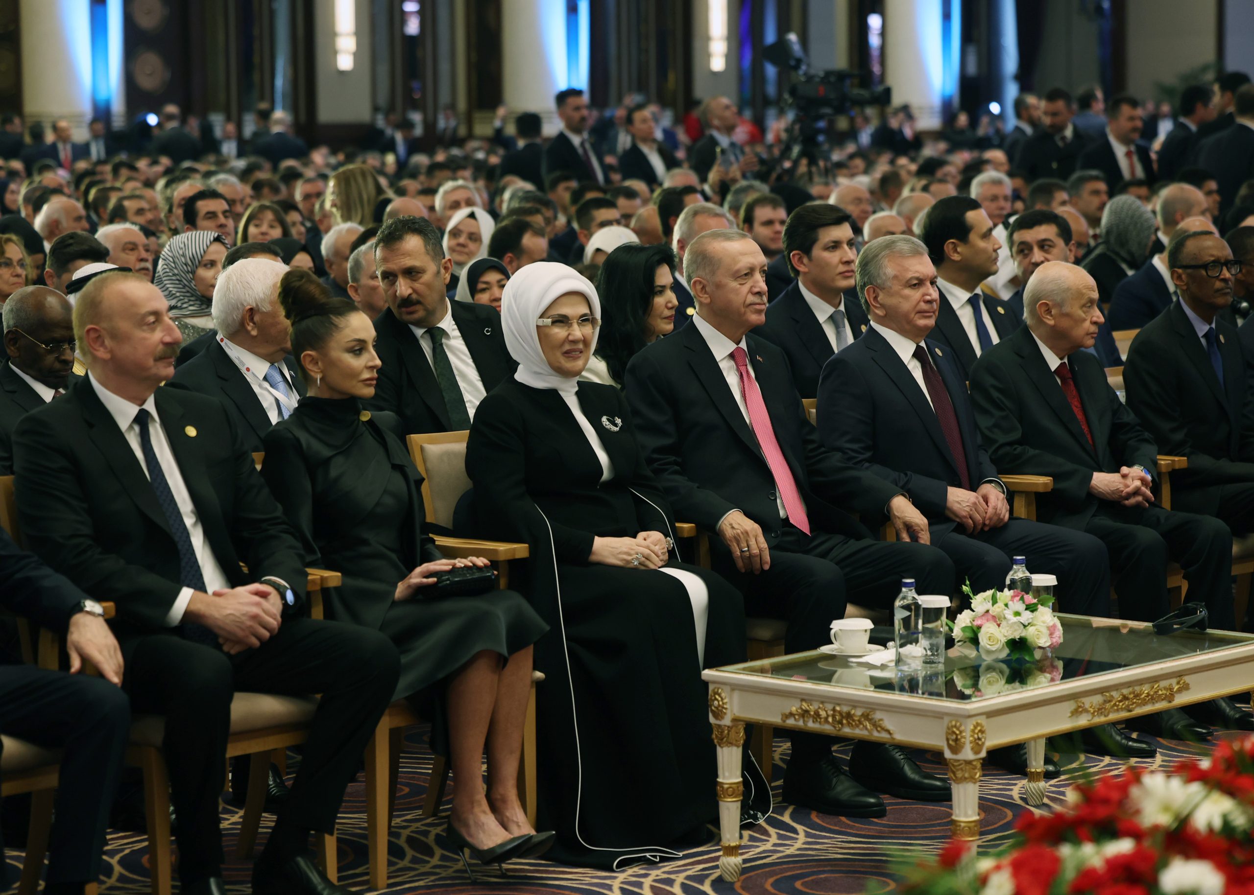 صورة من حفل تنصيب أردوغان تغزو مواقع التواصل.. الرئيس الفنزويلي يرفع يديه مشاركاً في الدعاء