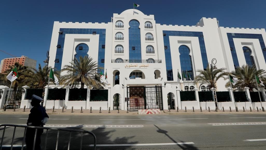 السجن 5 سنوات بحق آخر رئيس وزراء بعهد بوتفليقة.. محكمة جزائرية غرّمته مليون دينار بقضية فساد