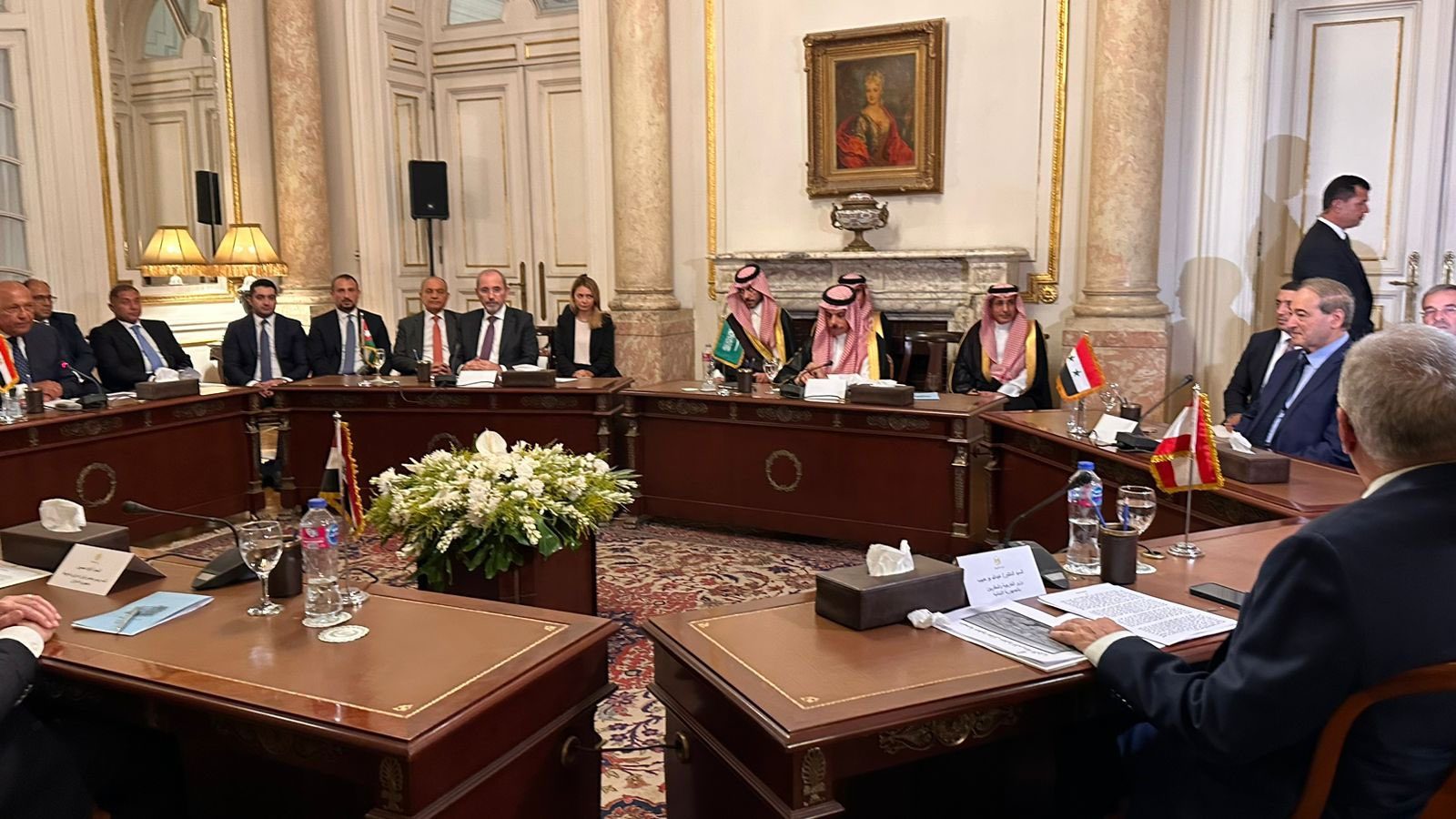 “لجنة الاتصال العربية” بشأن سوريا تنهي اجتماعها بالقاهرة.. اللقاء حضره وزير خارجية النظام، وهذا ما اتفقوا عليه