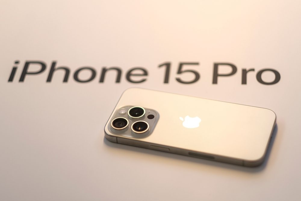 آيفون 15 برو