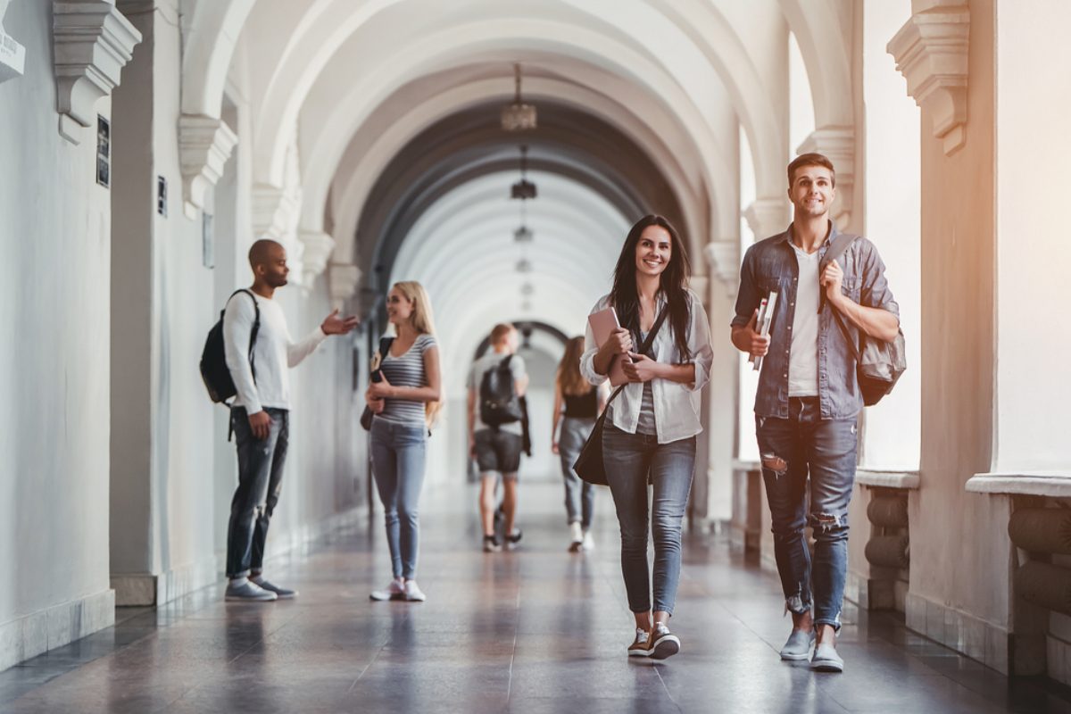 أهلاً بك في هذا العالم الجديد.. دليل طالب “أولى جامعة”