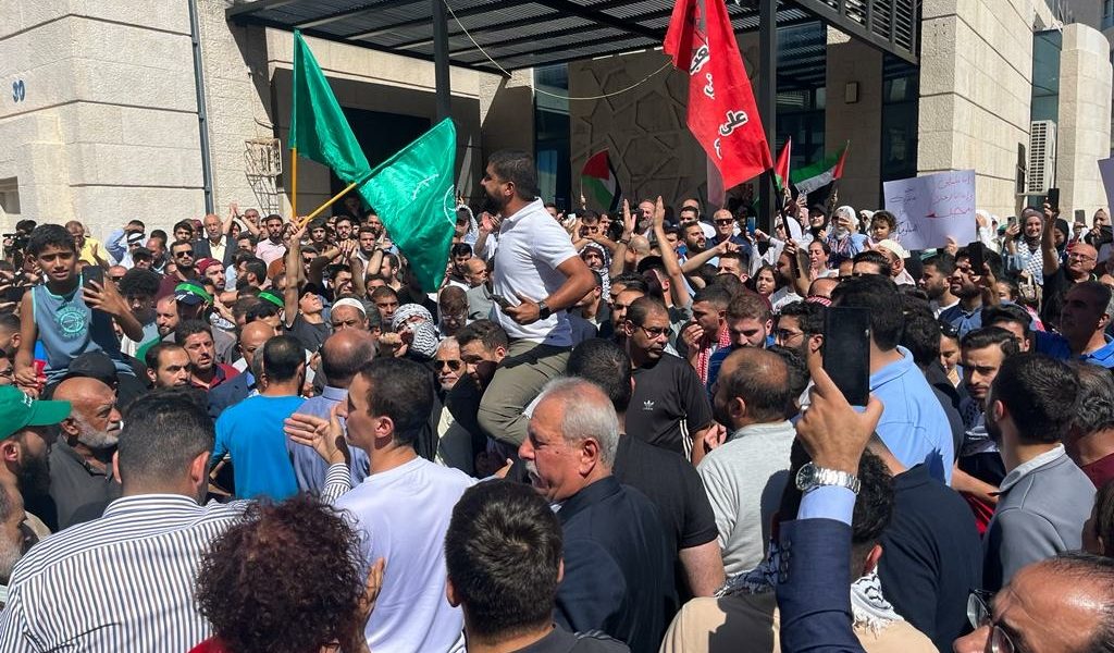 مظاهرات حاشدة بمدن عربية وإسلامية نصرة لفلسطين.. نددوا بالعدوان المتواصل على قطاع غزة والانتهاكات بالأقصى