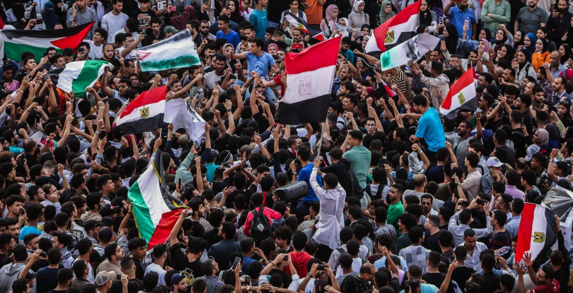 الإيكونومست: السيسي يواجه تحديات بولايته الثالثة بعد فوز مريح.. على رأسها الاقتصاد والحرب في غزة