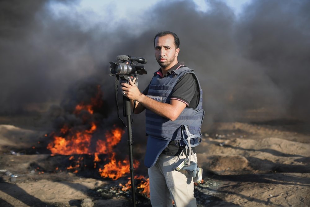 انتهكتها إسرائيل في استهدافها لقطاع غزة.. ما هي القوانين الدولية لحماية الصحفيين أثناء الحروب؟ - كيف يعيد الإعلام الحر تشكيل المواجهة مع الاحتلال؟
