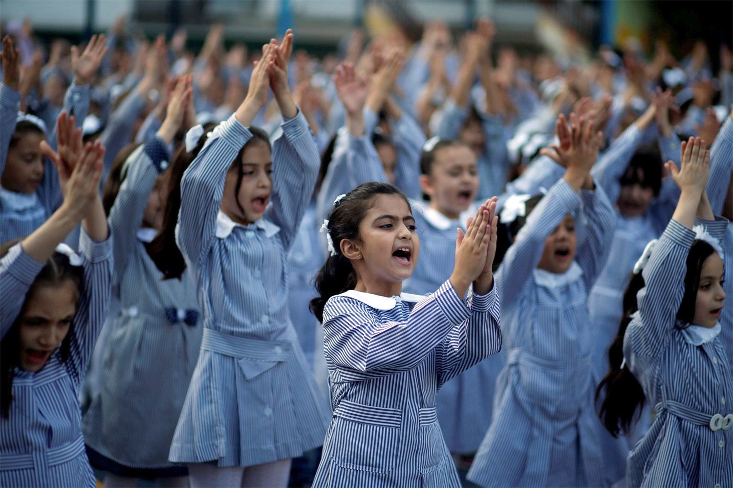 كيف تُستخدم "الأونروا" وسيلةً لابتزاز الفلسطينيين وتصفية "حق العودة"؟