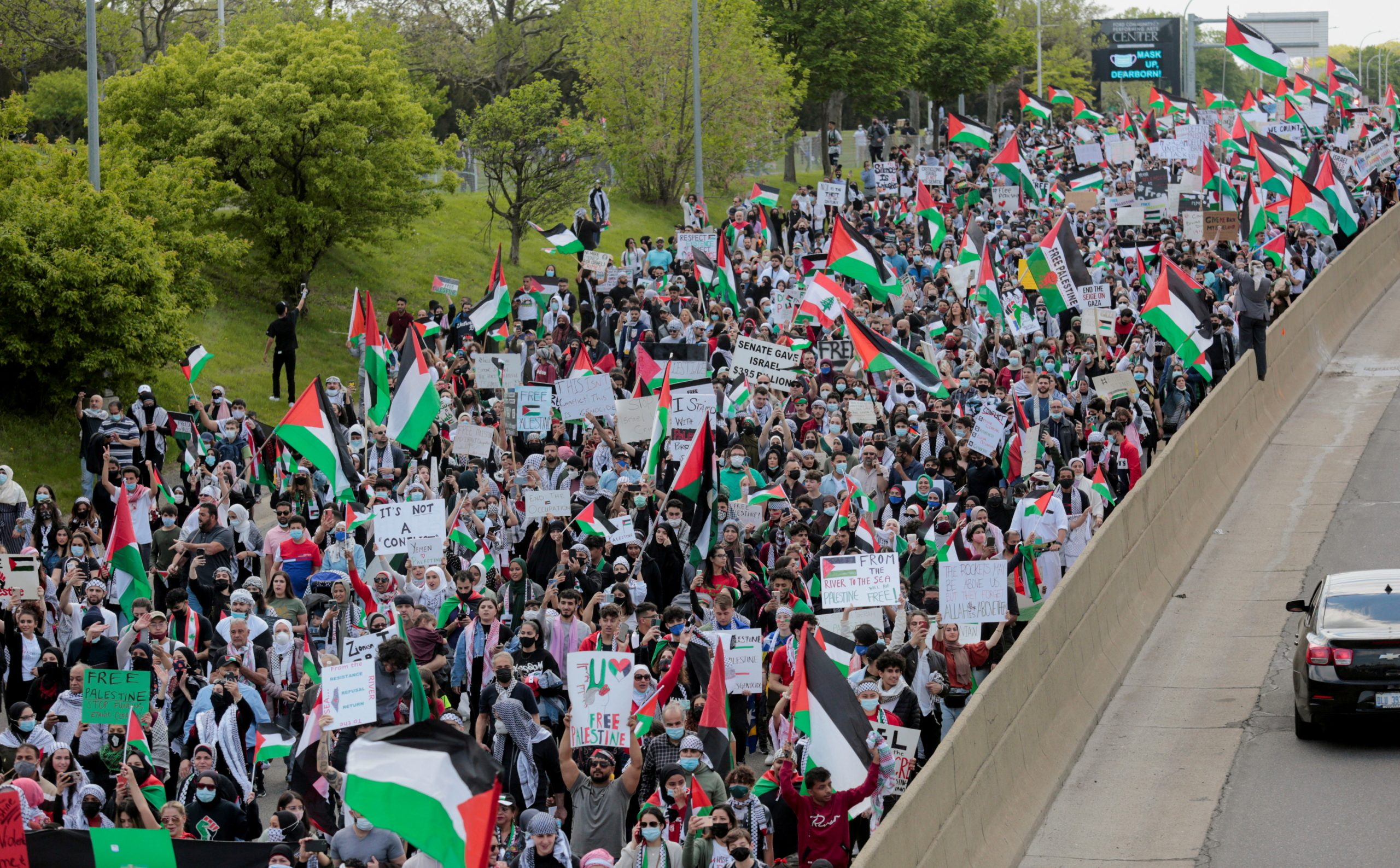 جذور القوانين الأمريكية لمكافحة الإرهاب.. هكذا صيغت منذ نصف قرن لجعل الفلسطيني متهماً دون إثبات