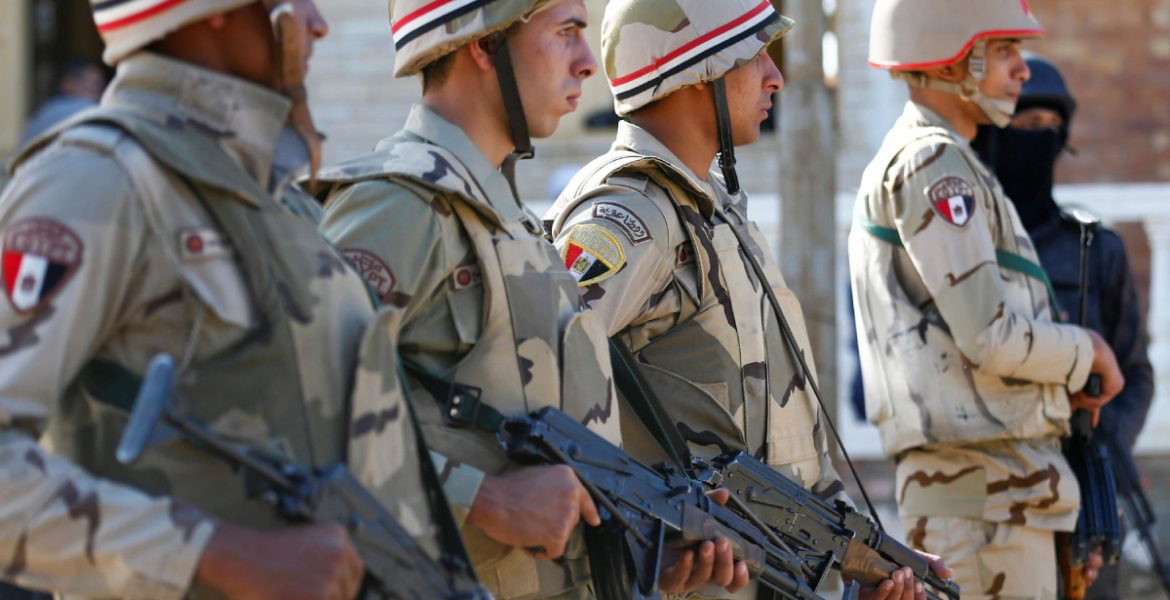 الجيش المصري يتجه لإنتاج “المياه من الهواء”.. عقد شراكة مع شركة يابانية للتصنيع