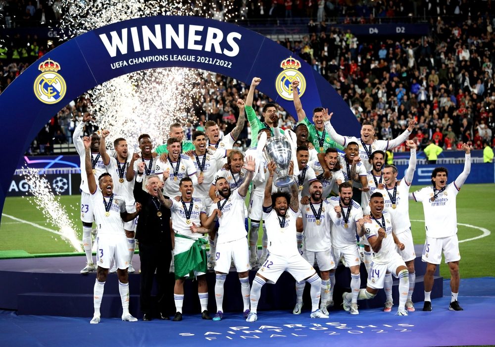 ريال مدريد ودوري الأبطال.. ما سر استمرار هيمنة النادي الملكي على أوروبا؟! ريال مدريد و دوري الأبطال.. هل أخطاء الحكام وراء أمجاد ريال النادي الملكي في أوروبا؟