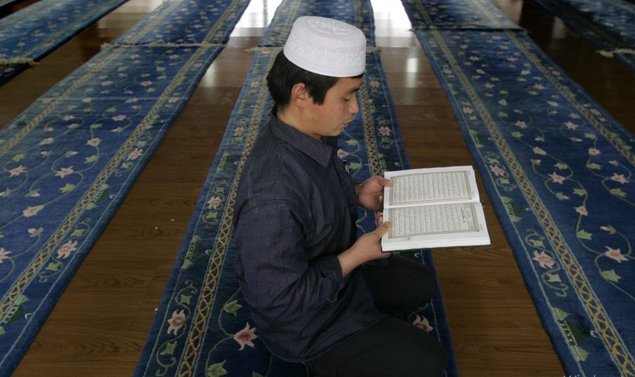 أزالت قبته واستبدلته بطراز صيني يشبه أحد المعابد.. هذا ما فعلته بكّين بأحد أكبر المساجد