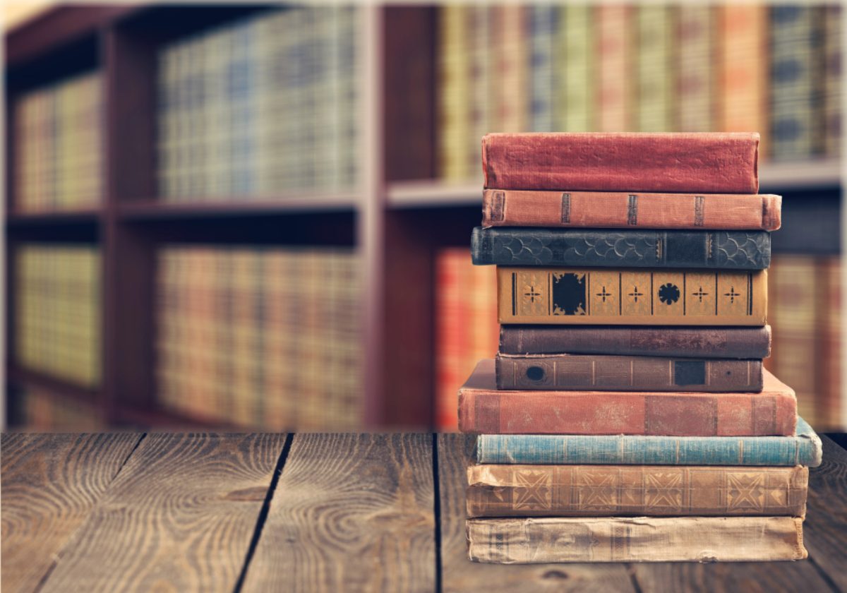 الأطروحات الأكاديمية الأدبية في ميزان النقد