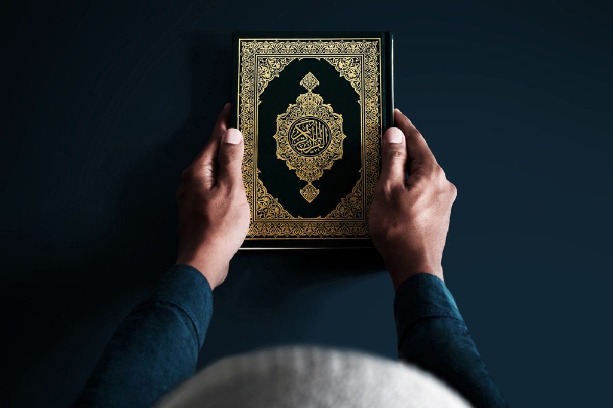 كيف تشكّل المصحف الذي بين أيدينا الآن؟ من عصر النبوة إلى اليوم