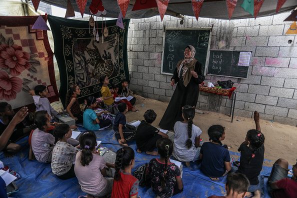 625 ألف طفل بغزة حرموا من الدراسة بسبب الحرب! الأونروا: 300 ألف كانوا بمدارس الوكالة