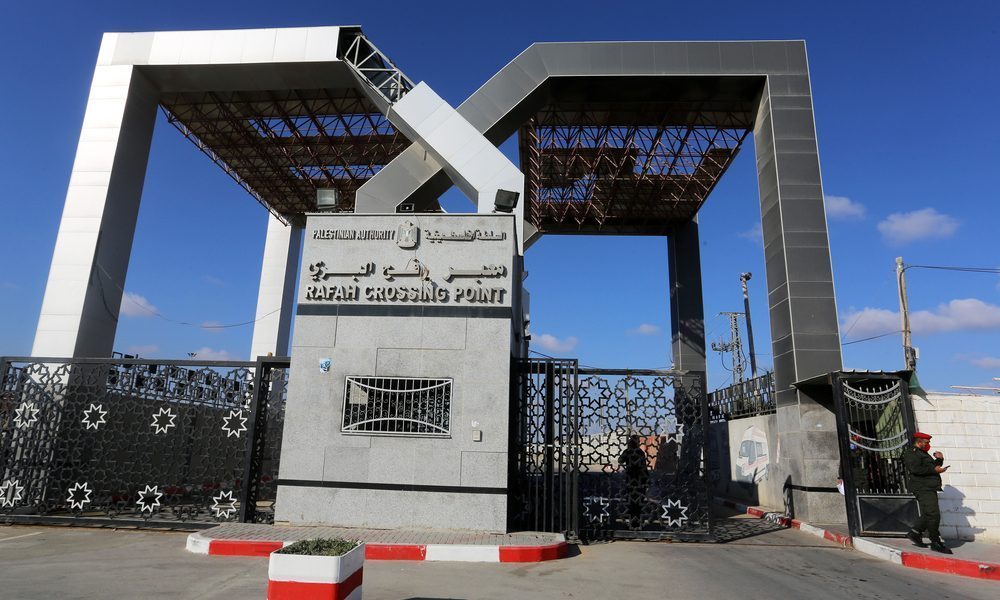 “تل أبيب رفضت أي دور للسلطة بمعبر رفح”! أكسيوس: فشل الاجتماع الثلاثي بشأن إعادة فتح المنفذ الحدودي