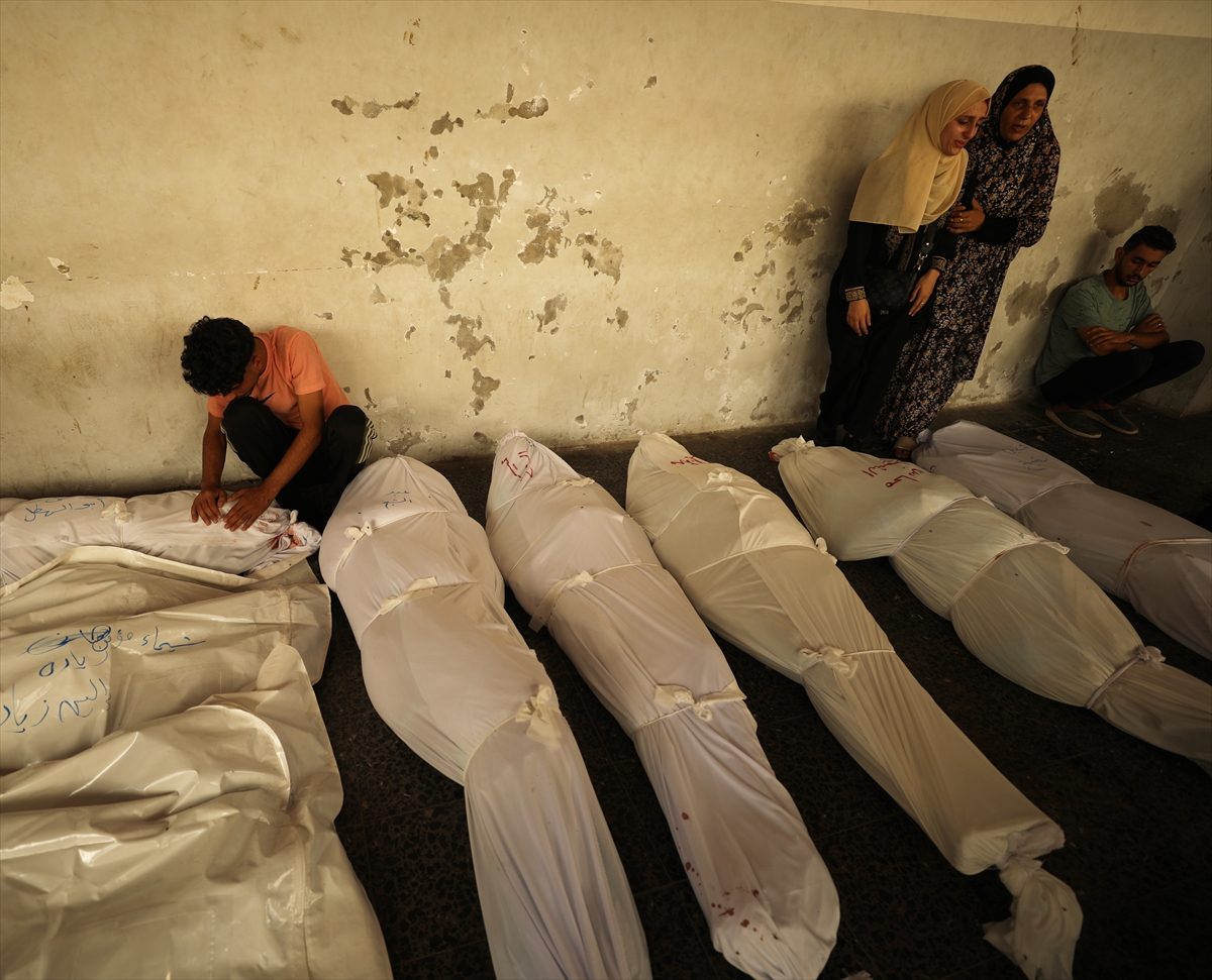 استشهاد 15 فلسطينياً في قصف للاحتلال على منزلين بغزة.. و”القسام” تعلن مقتل وإصابة جنود إسرائيليين برفح